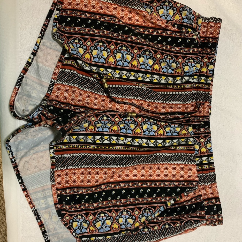 Juniors print shorts